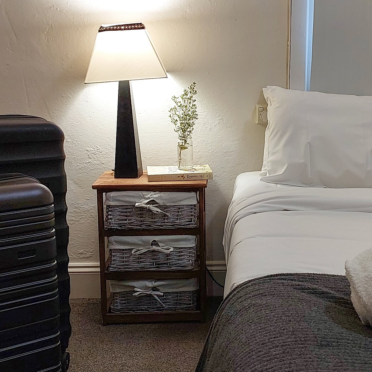 Bedroom 2 - Modern Dawn Retreat - Stylish Airbnb Accommodation i